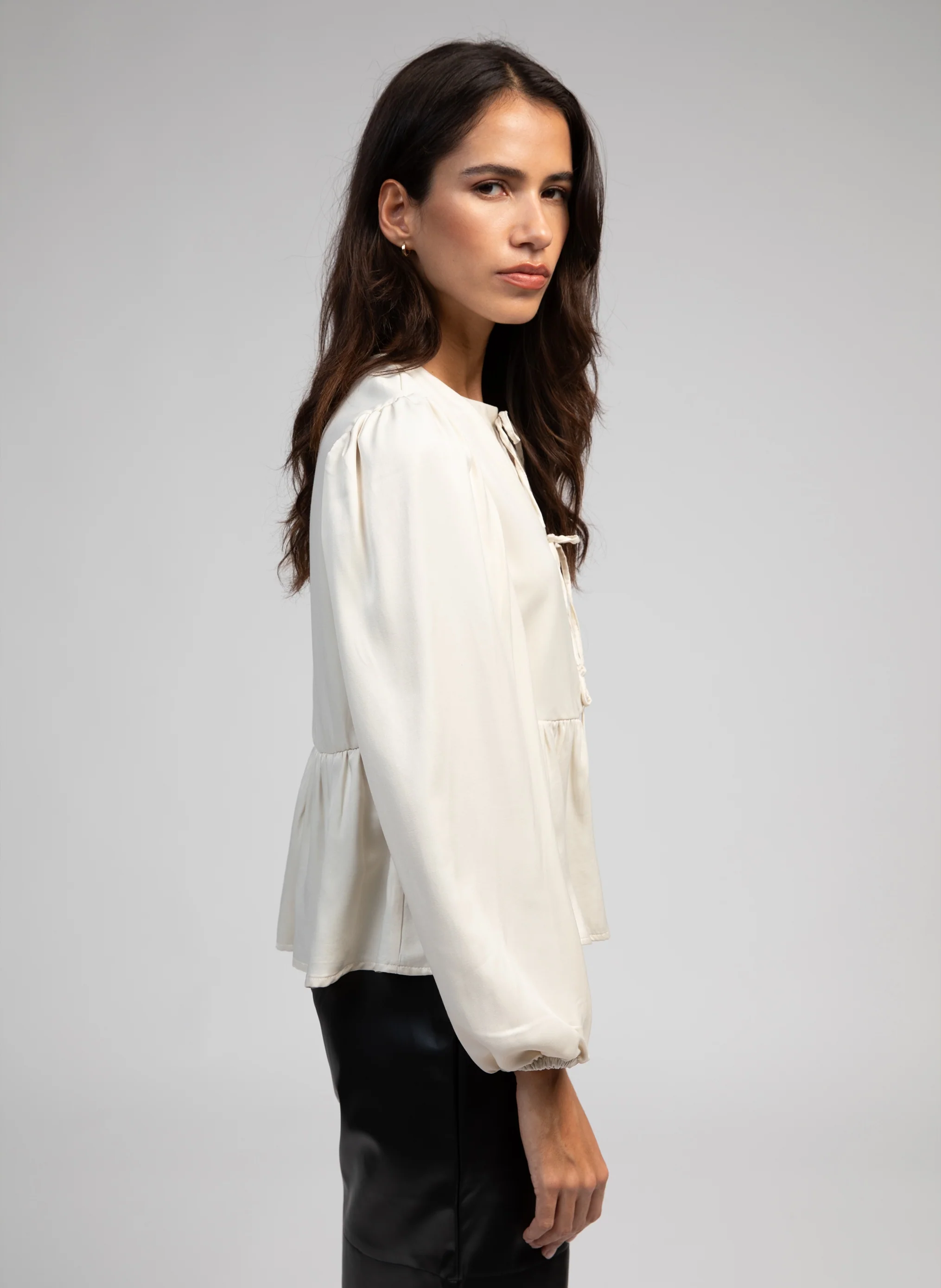 BLOUSE KAELYNA ecru - Image 5