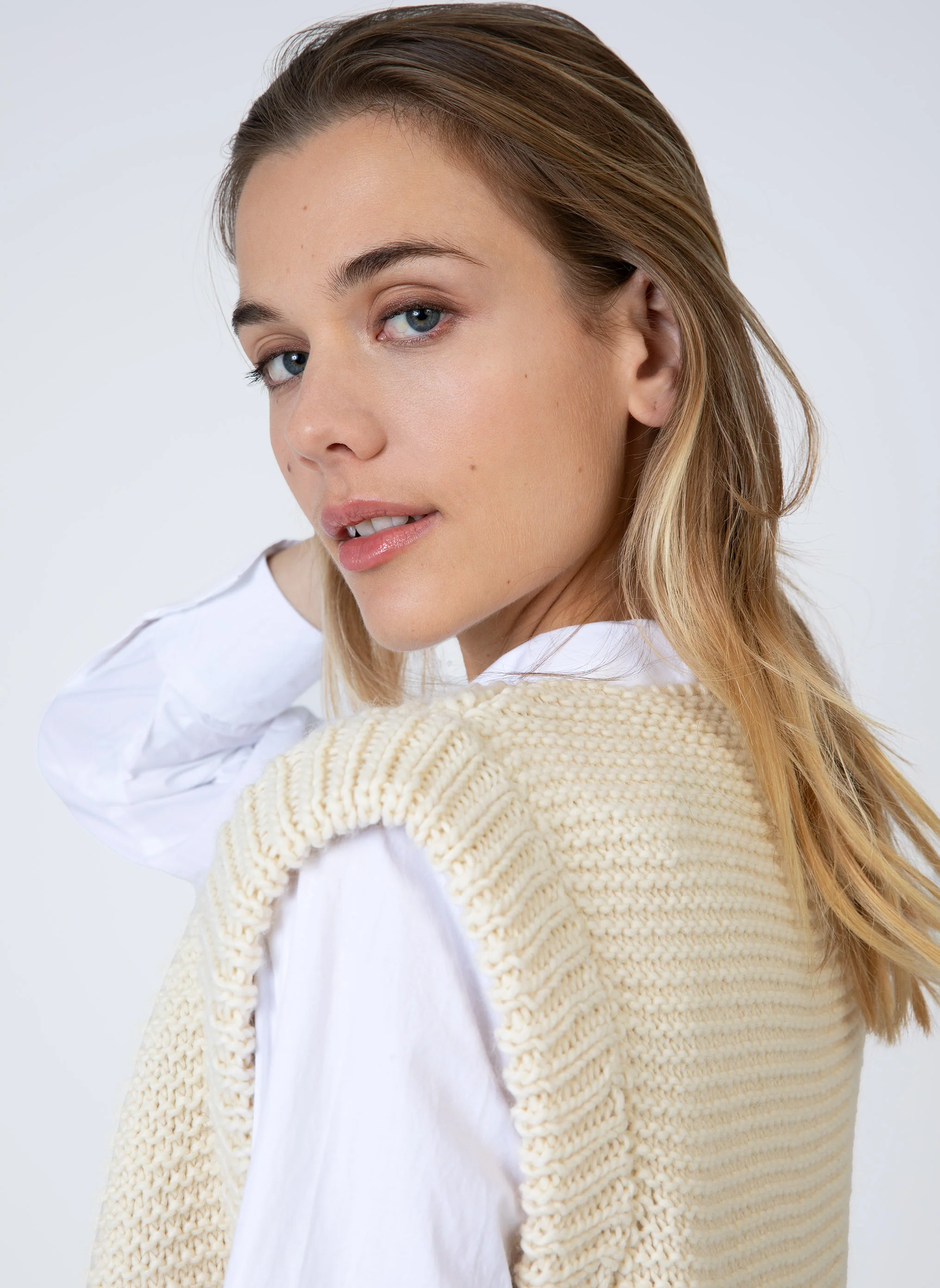CARDIGAN SANS MANCHE LEGRINGOU vanille - Image 2