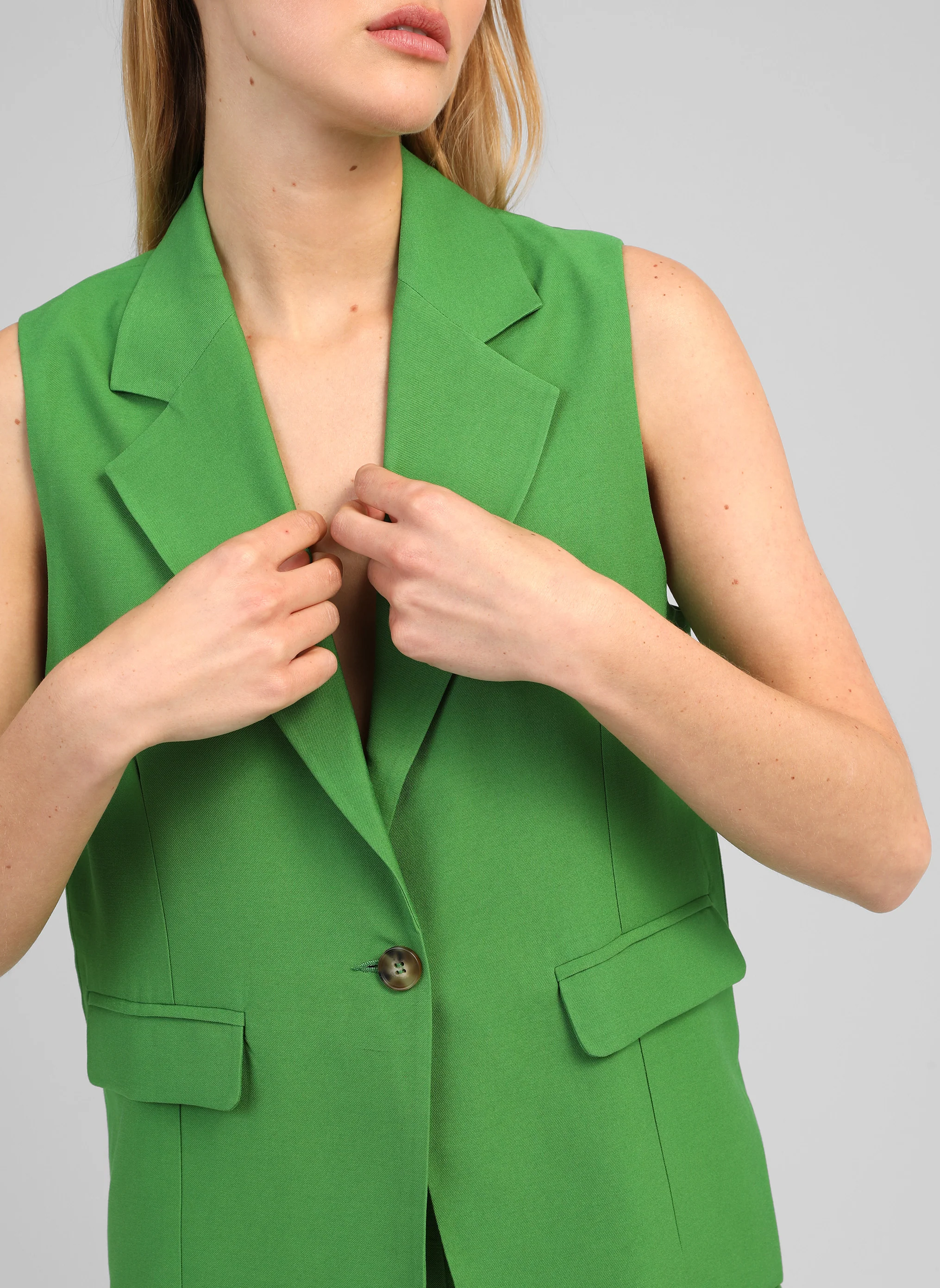 VESTE SANS MANCHES ZAKARITA pomme - Image 2